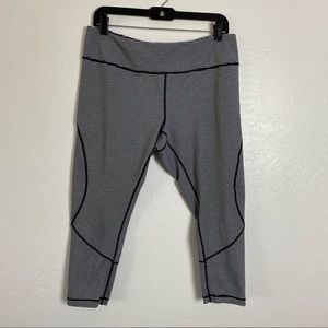 Zella Cropped Black and White Mini Stripe Leggings XL